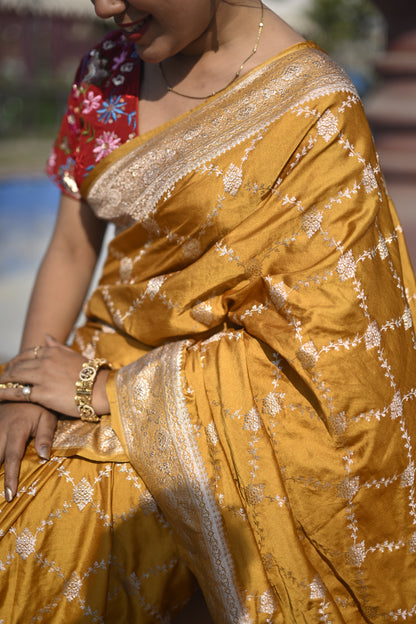 Shining Sitara
